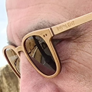Perfil izquierdo Gafas de Sol polarizadas UV400 BROOKLYN VANILA  logo INSOLENT