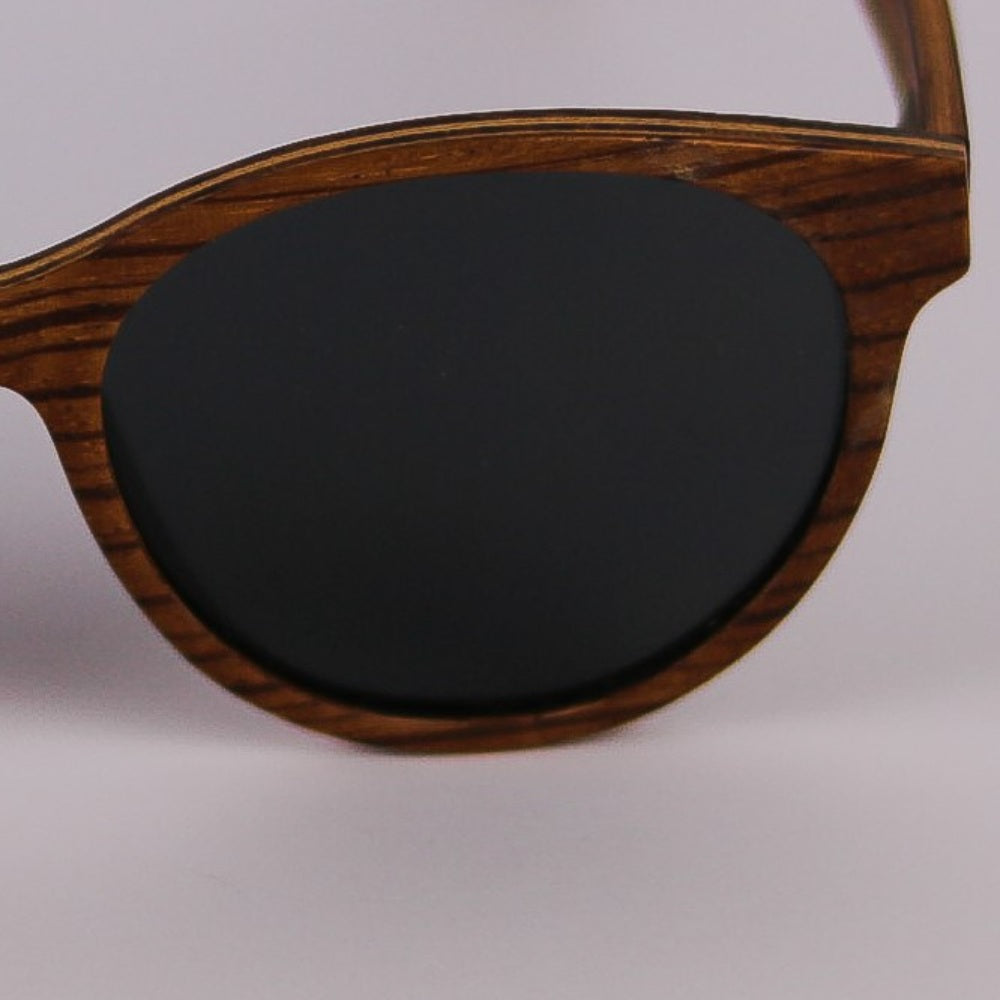 Detalle Lente Gafas de Sol polarizadas de madera ELLIOT FOX