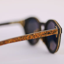 Cargar imagen en el visor de la galería, Detalle perfil Gafas de sol de madera MILOS PEAK
