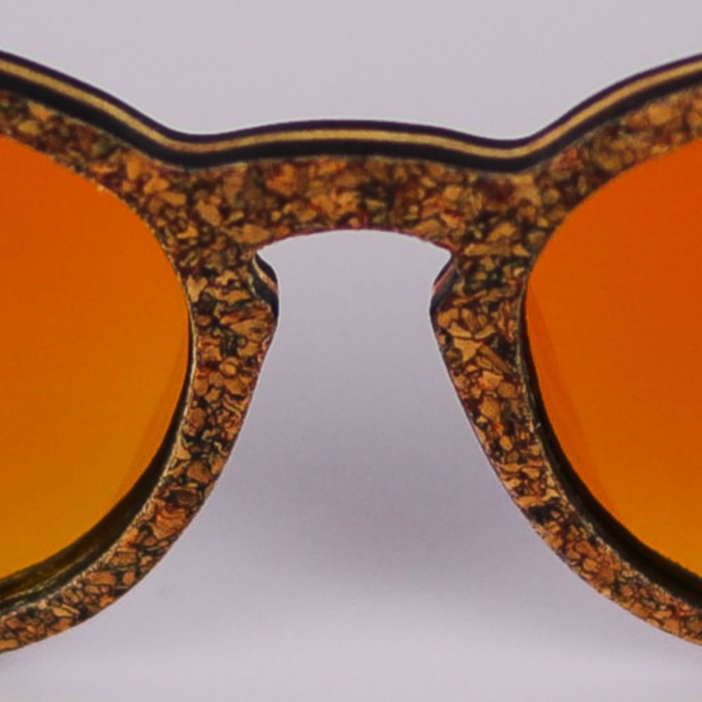 Detalle frontal Gafas de sol de madera MILOS PEAK