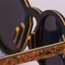Cargar imagen en el visor de la galería, Detalle acabados Gafas de sol de madera MILOS PEAK