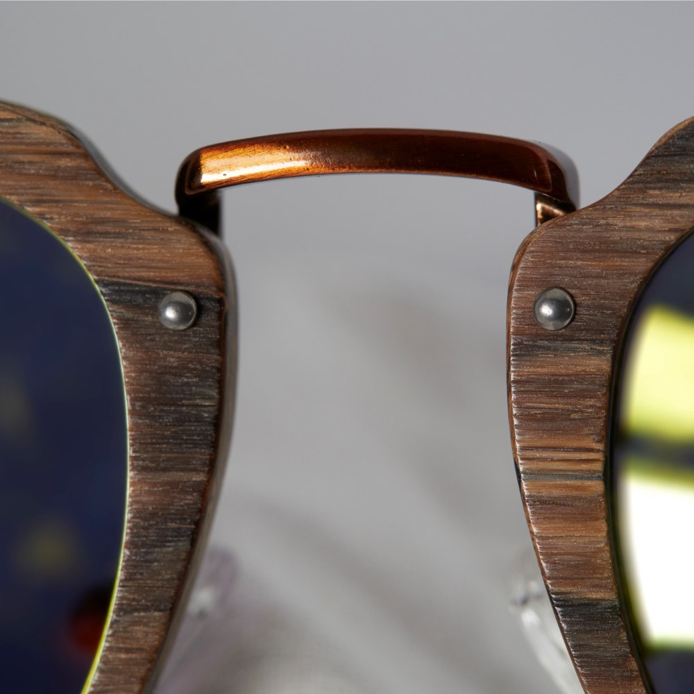 Detalle Puente Gafas de sol polarizadas de madera WOODIE BUDY
